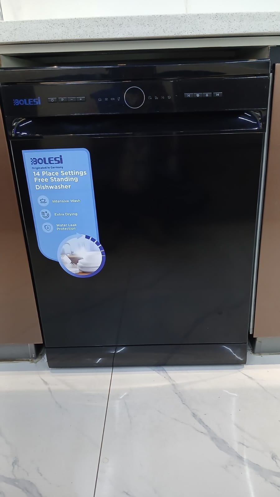 Bolesi inbuilt 14 place setting dishwasher Comes with 2 cutlery baskets, for sufurias ,bowls and plates baskets It extra dries and intensive wash also